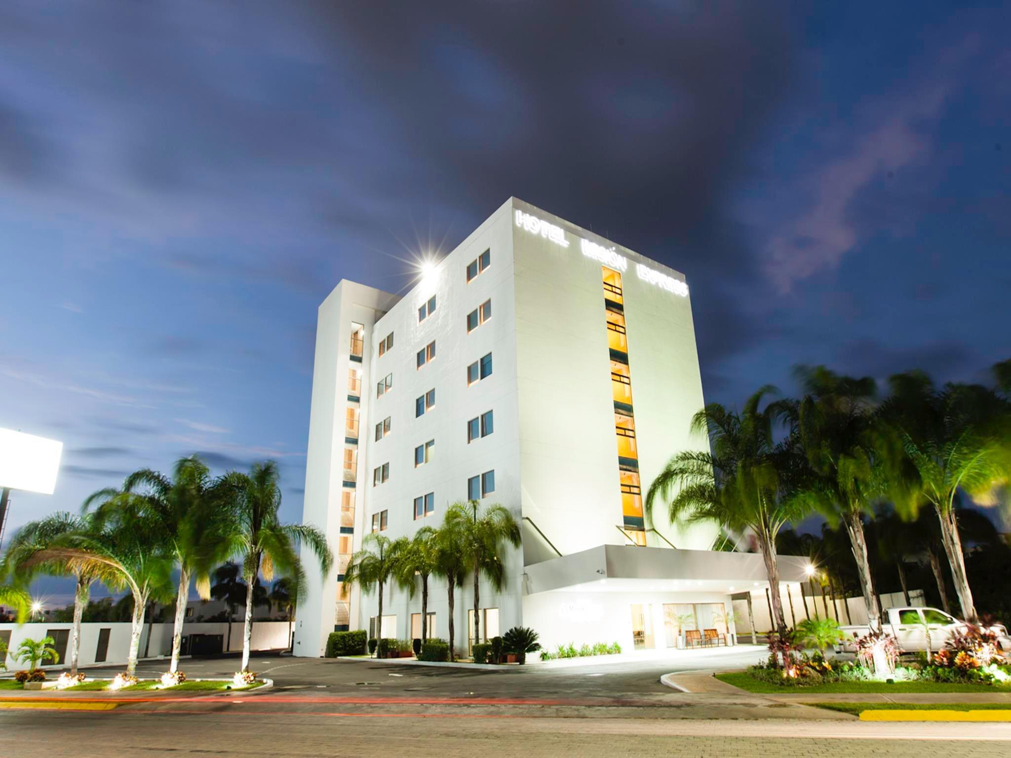 Mision Express Merida Altabrisa Exterior photo