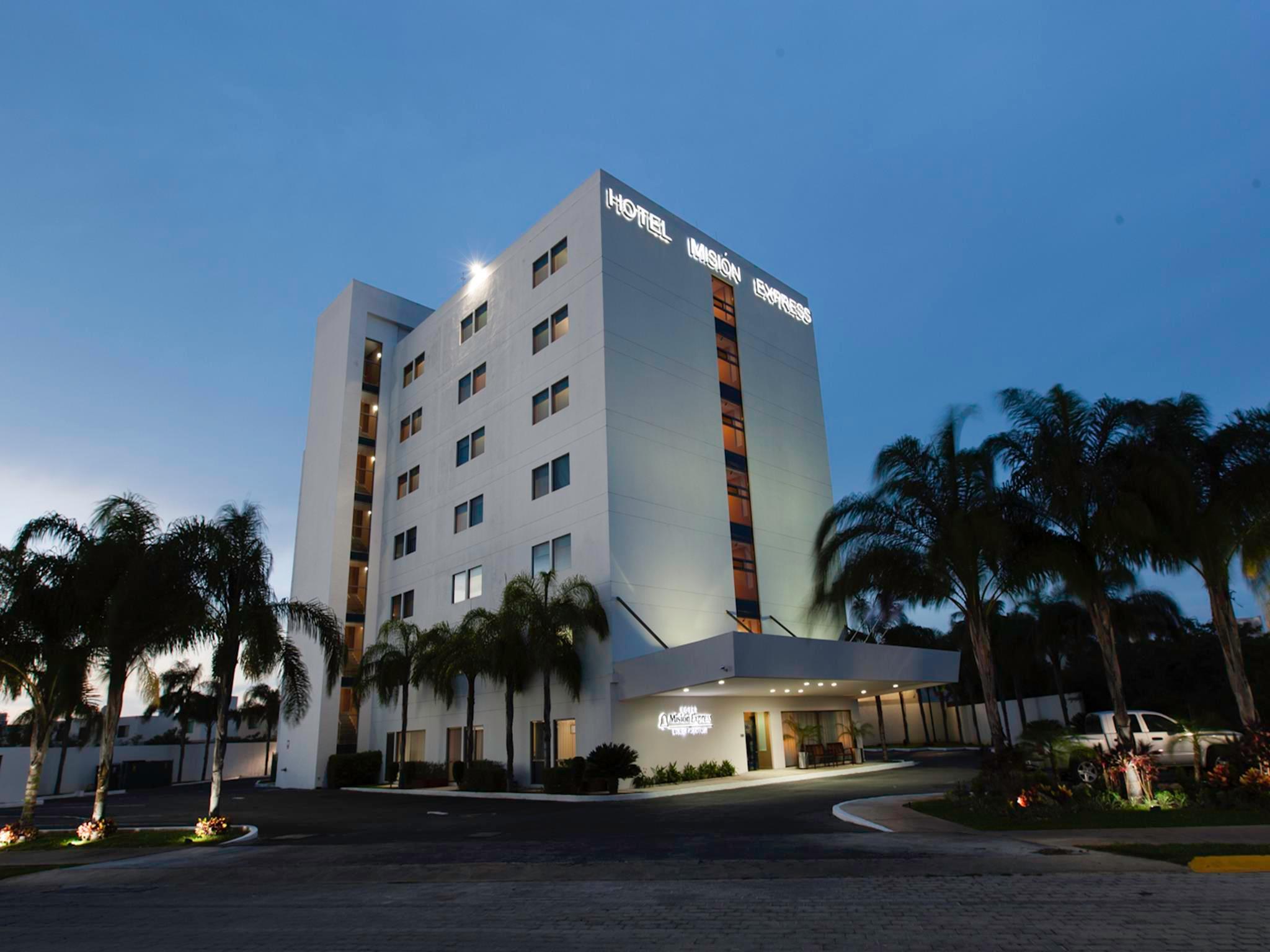 Mision Express Merida Altabrisa Exterior photo