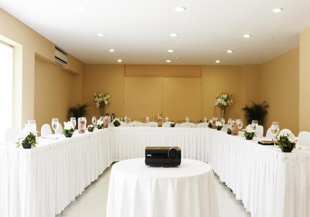 Mision Express Merida Altabrisa Exterior photo